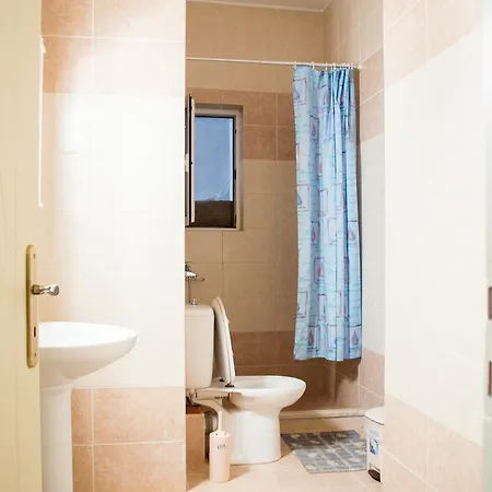 Manesi Aparthotel 3*