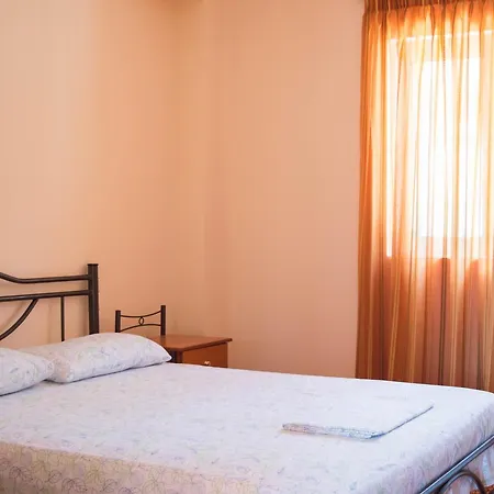 Aparthotel Manesi 3*