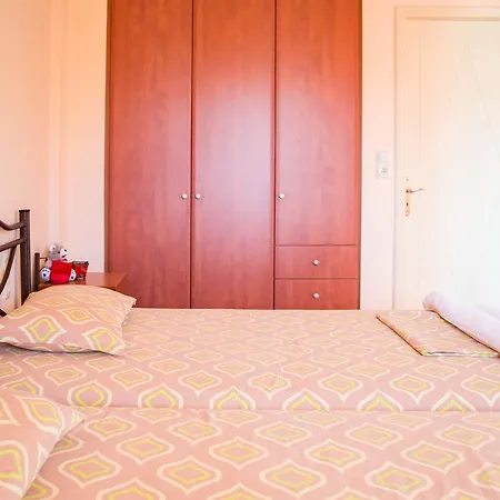 Aparthotel Manesi Boumboukas